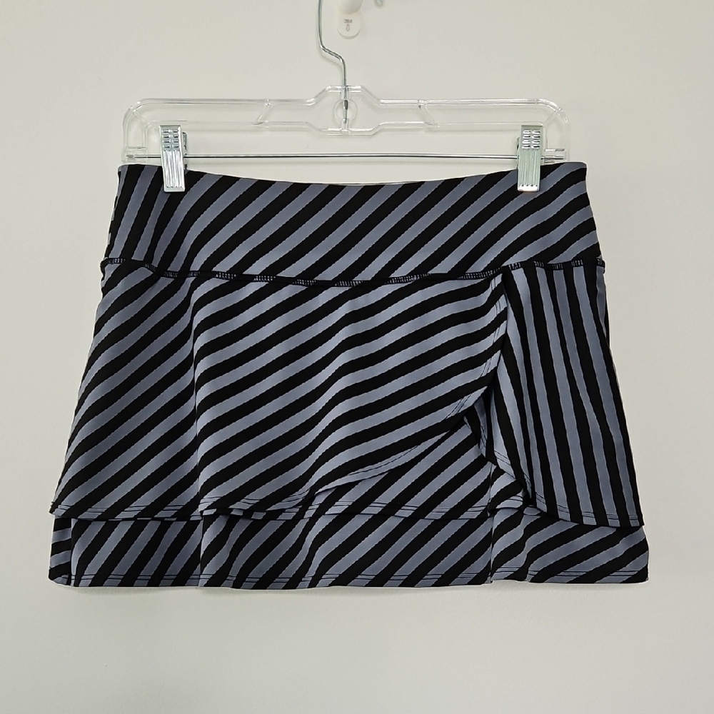 Athleta Fly By Black And Gray Striped Athletic Skort Size Small